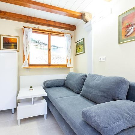 Apartment Sepat With Free Parking Place In Baska Exterior foto