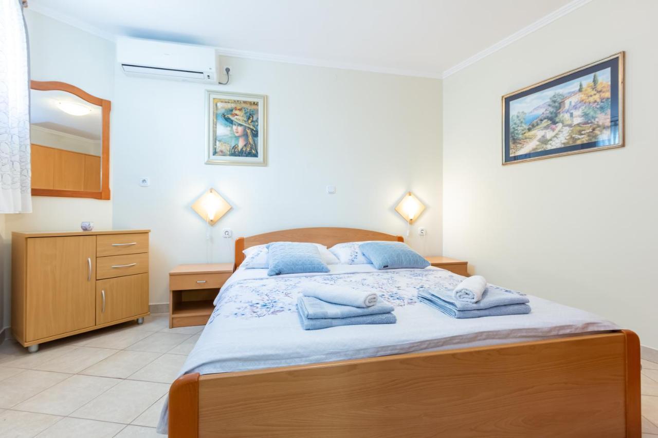 Apartment Sepat With Free Parking Place In Baska Exterior foto