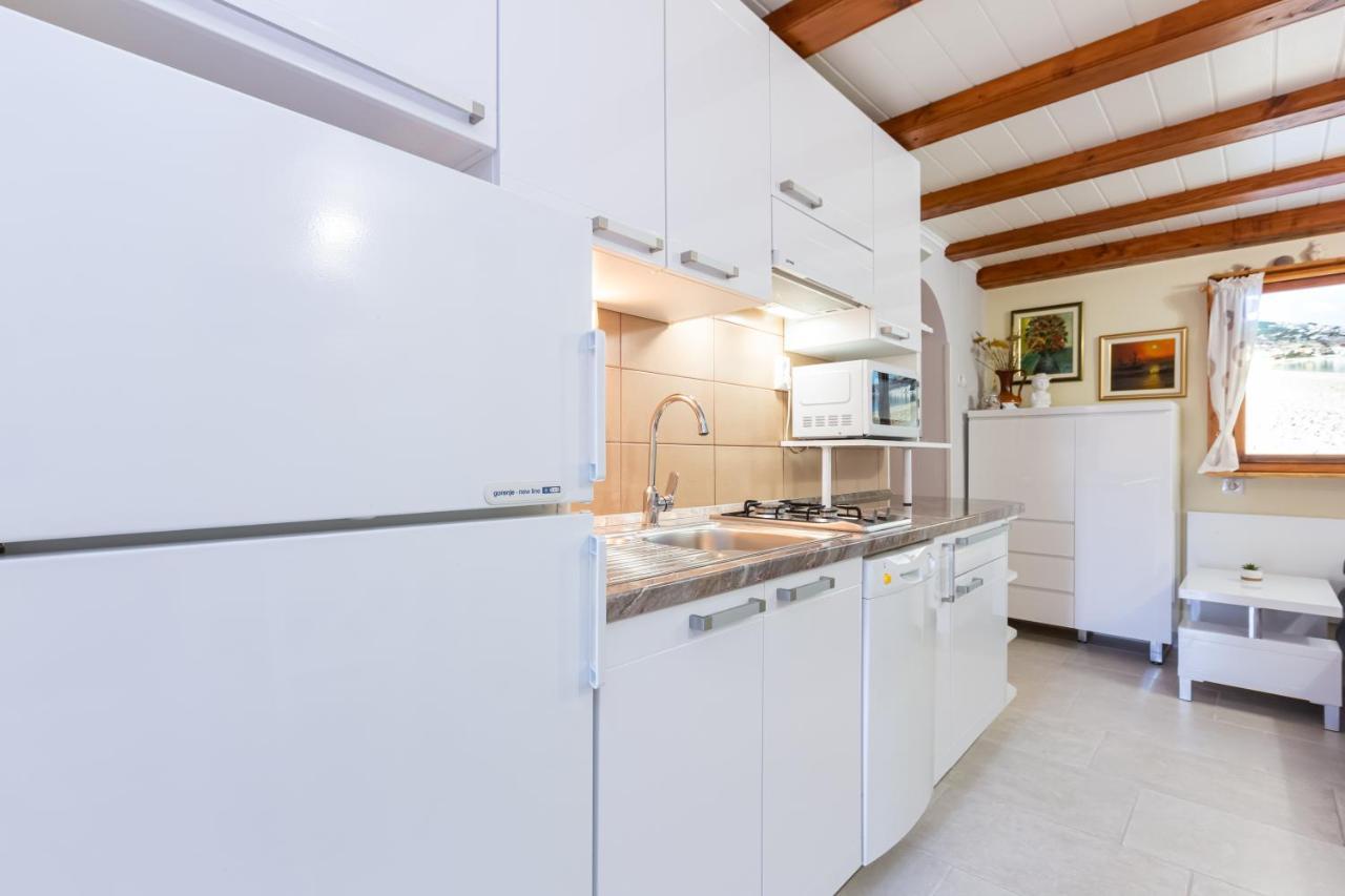 Apartment Sepat With Free Parking Place In Baska Exterior foto
